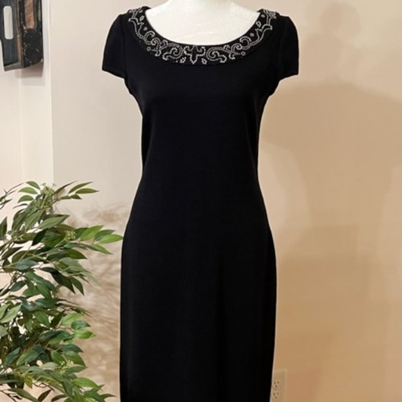 St John Evening Dress with Chalk + Sequin Collar, size 2 - Picture 10 of 14